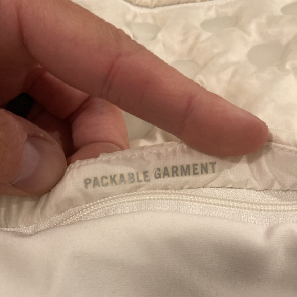 Nike Women’s Aeroloft Down Running Vest Size Small - Picture 7 of 9